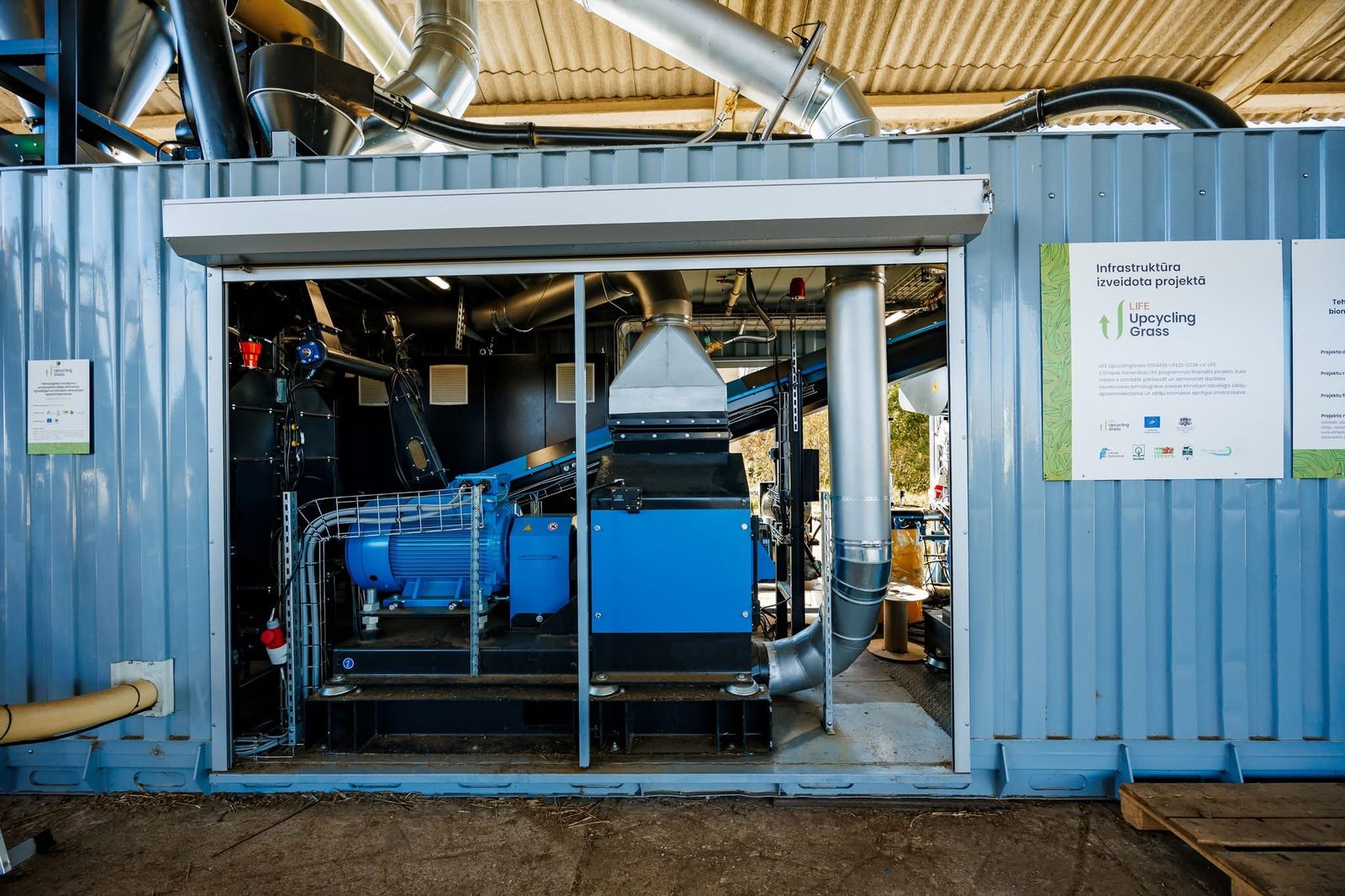 The mobile pellet line inside its sea container